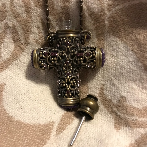 Jewelry - Necklace